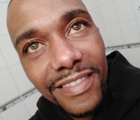 Kirikou, 46, La Chaux-de-Fonds
