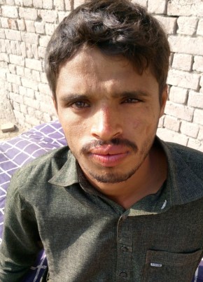 Sharfat, 18, Pakistan, Lahore