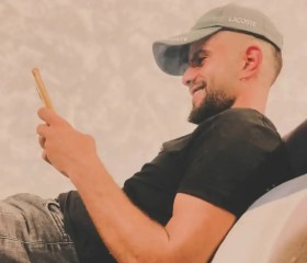 بشاؤ, 18, Tel Aviv
