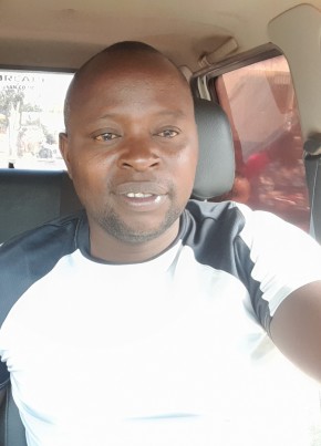 Walter, 41, Uganda, Kampala