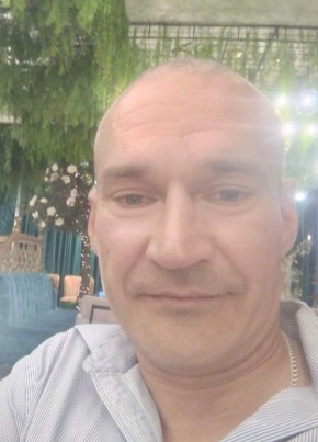 Максим из Добрянки 43 года