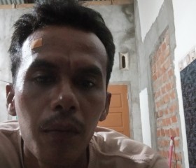 Yuni, 21, Kualatungkal