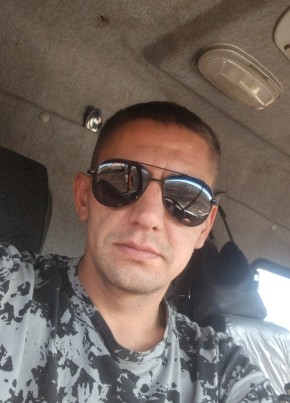 Михаил из Омска 23 года