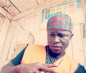 Jonas, 22, Foumban