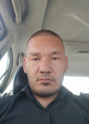 Хан из Aşgabat 33 года