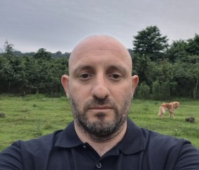 Irakli, 42, Tsalenjikha