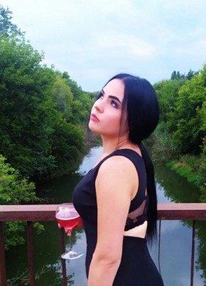 Мария, 23, Україна, Амвросіївка