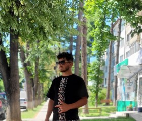 Andrei, 22, Bucharest