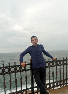 Esrefkayaca, 38, Türkiye Cumhuriyeti, Bağcılar