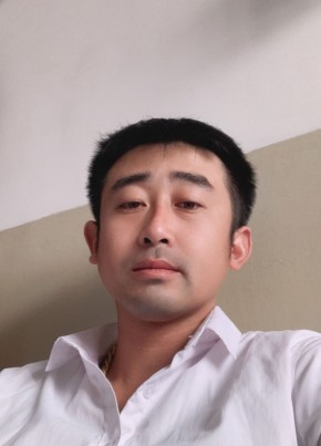 张小贱, 32, 中华人民共和国, 北京市