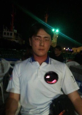JHUN俊, 43, 中华人民共和国, 高雄市