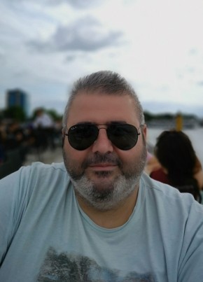 özdem, 43, Türkiye Cumhuriyeti, İstanbul