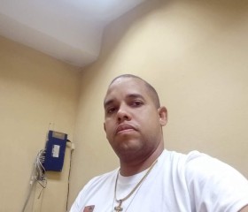 Rey, 37, Santiago de Cuba