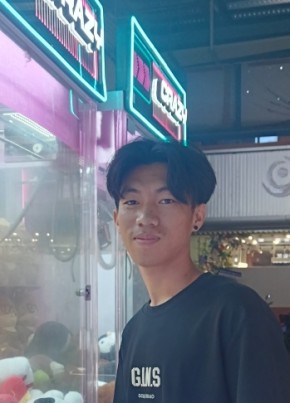 MC JLP из Rangoon 18 лет