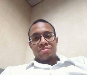 Evanilson, 37, Kigali