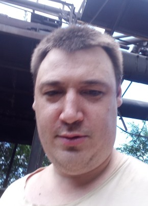 Павел из Новотроицка 33 года