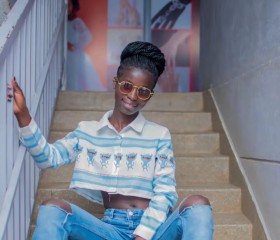 Black beauty, 26, Eldoret