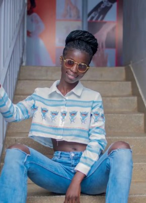 Black beauty из Eldoret 26 лет