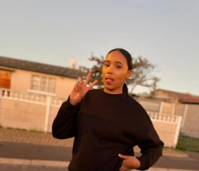Asheekah, 31, Cape Town