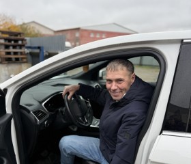 Vitaliy, 45, Maladzyechna