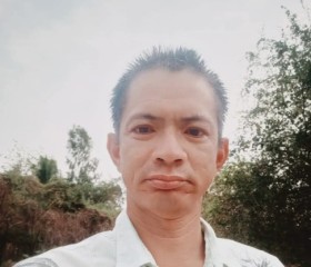 สมบูรณ์, 40, Nakhon Sawan