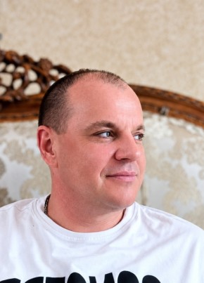 Дмитрий из Москвы 44 года