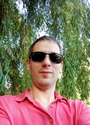 Yuriy, 35, Belarus, Mahilyow