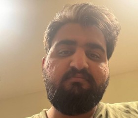 Mahdi, 21, Yazd