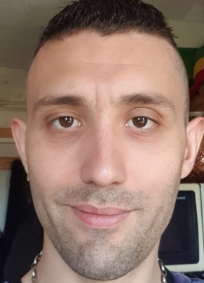 Julien, 34, République Française, Bourg-en-Bresse