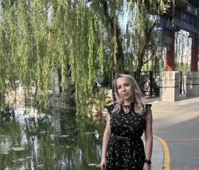 El, 34, Beijing