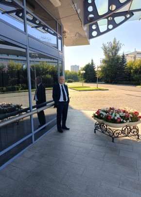 Олег из Арамили 55 лет