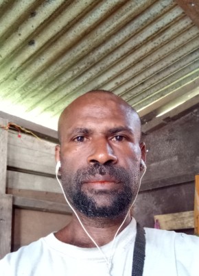 Johnson, 35, Papua New Guinea, Lae