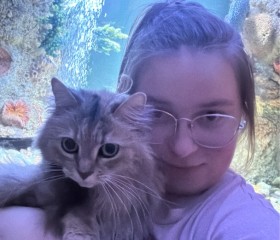Alla, 21, Hatfield