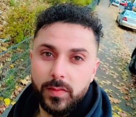 Ahmad, 31, Dortmund