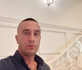 Deti, 35, Tirana
