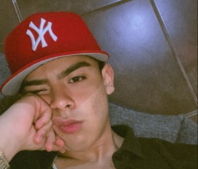 Yariel, 20, San Juan