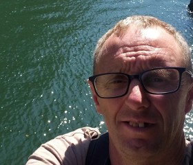 Vali, 52, Gjilan