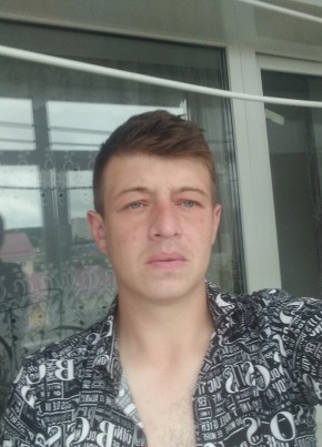 Иван, 30, Россия, Родники (Ивановская обл.)