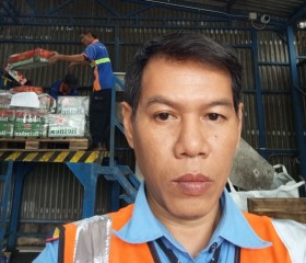 Ryukenphong, 42, Ho Chi Minh City