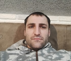Maksim Zhukov, 32, Moscow