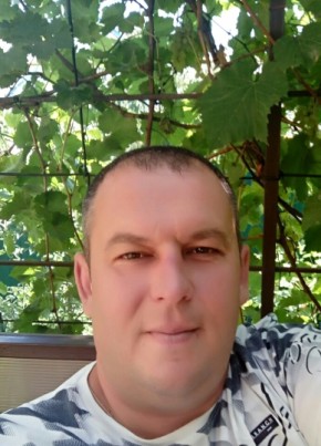 юрий, 42, Россия, Гостагаевская