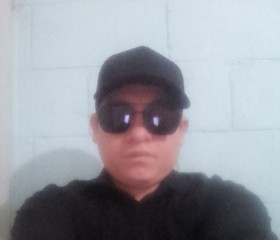 Alan, 29, Cancun