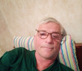 Виктор, 68 лет, Санкт-Петербург