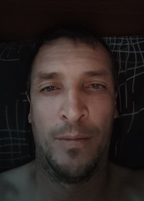 Максим из Москвы 44 года