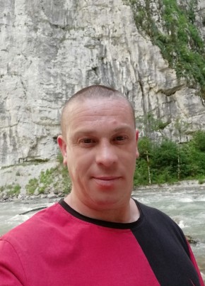 Roman, 39, Russia, Maykop