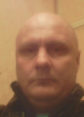 Анатолии из Тюмени 43 года