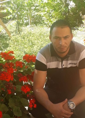 Bassem, 33, People’s Democratic Republic of Algeria, Bordj Ghdir