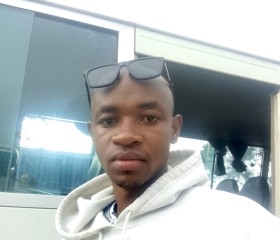 Emire, 28, Kigali