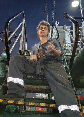 Александр из Астрахани 23 года