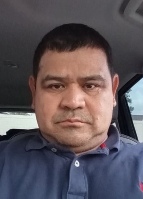 Luis из Omaha 53 года